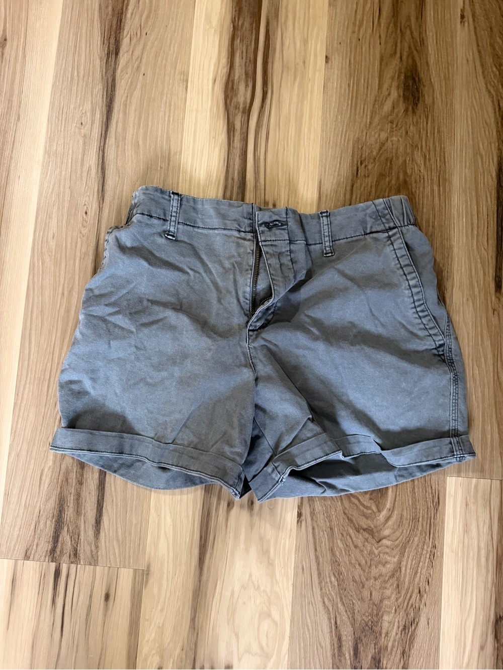 Old Navy Women's Cuffed Cotton Shorts - Gray